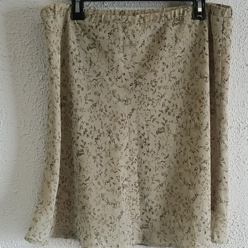 Ladies skirt